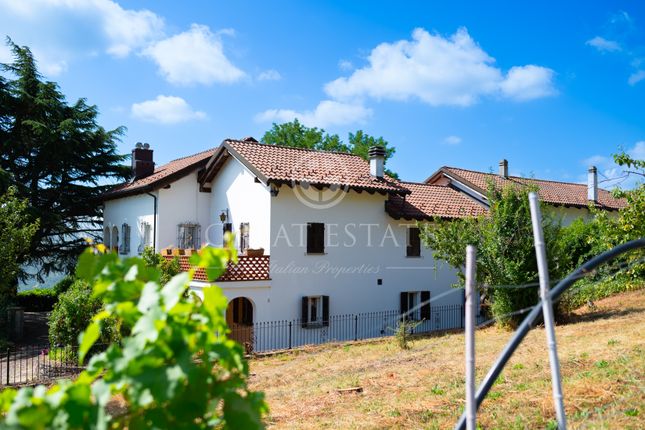Villa for sale in Vesime, Asti, Piedmont