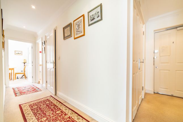 3 Montclare House , Upperton Road, Eastbourne photo 4