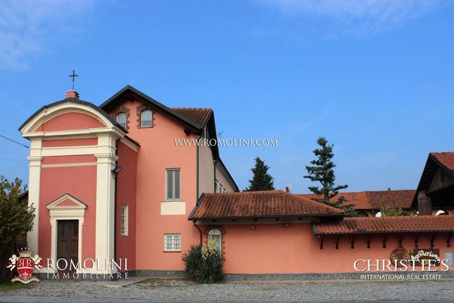 Leisure/hospitality for sale in Caselle Torinese, Piedmont, Italy