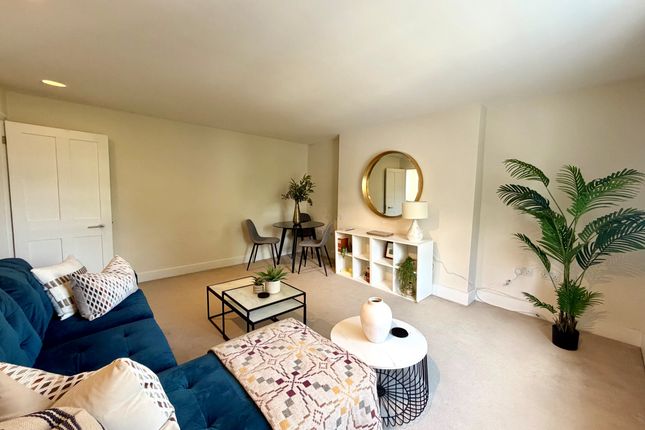 Clarendon Road, London photo 3