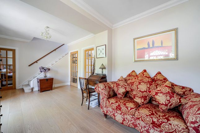 Turnberry,, Brox Lane, Ottershaw photo 4