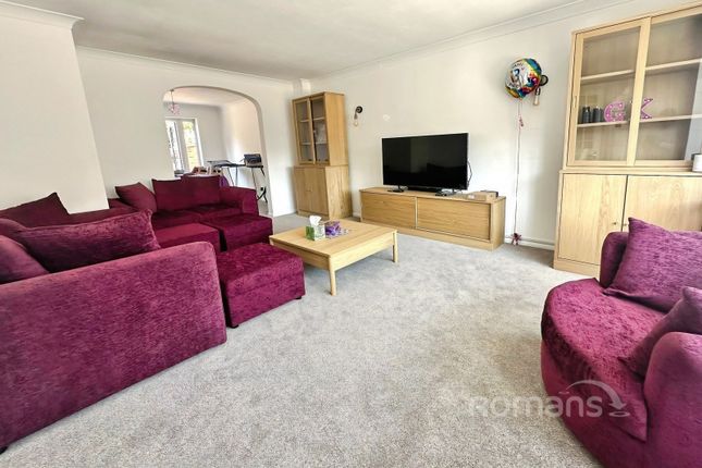 21, Squarefield Gardens, Hampshire photo 3