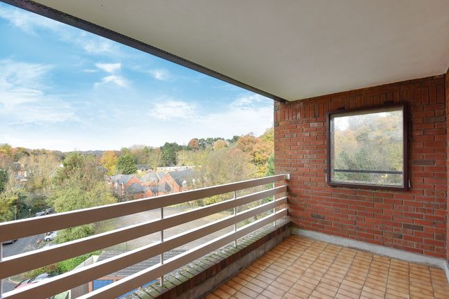 22, Forest Close, Kent photo 5