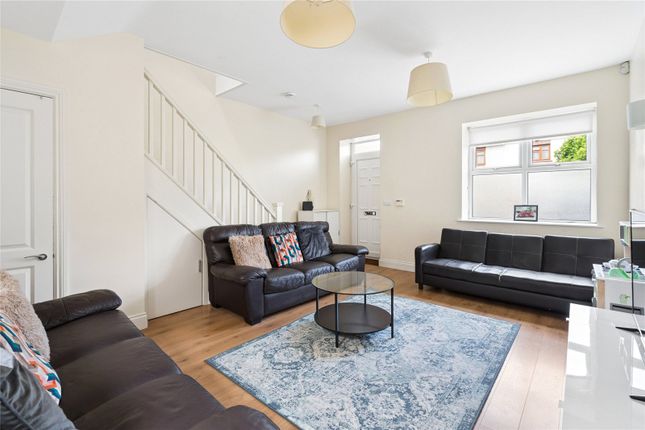 111, Bellingdon Road, Buckinghamshire photo 4