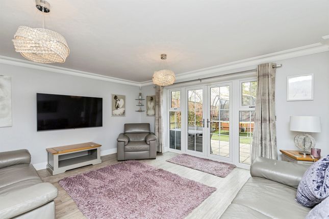 15, Brougham Lane, Crawley photo 5