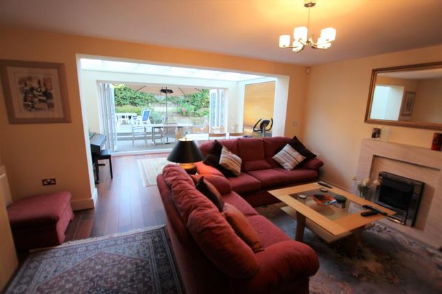 20J, York Road, Woking photo 4