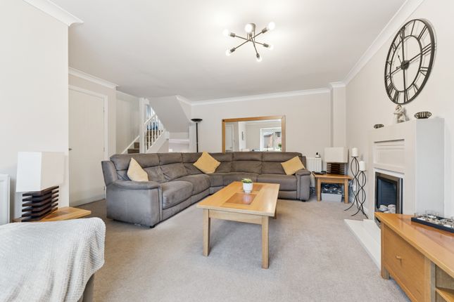 5, Dumbrock Road, Milngavie photo 3