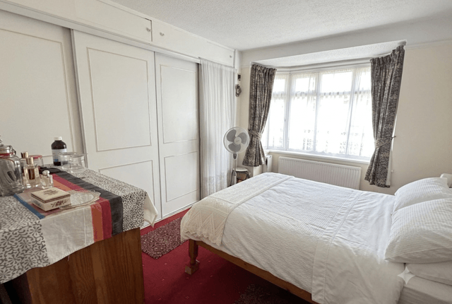 Cranbrook Road, HOUNSLOW photo 5