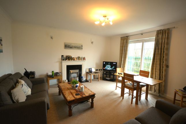 Thumbnail Flat for sale in Wentworth Court, Higher Lane