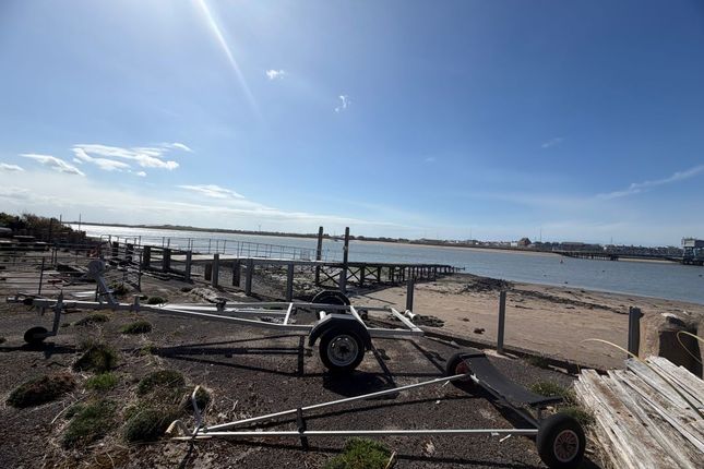 Mooring, Wyre Side, Poulton-Le-Fylde photo 5