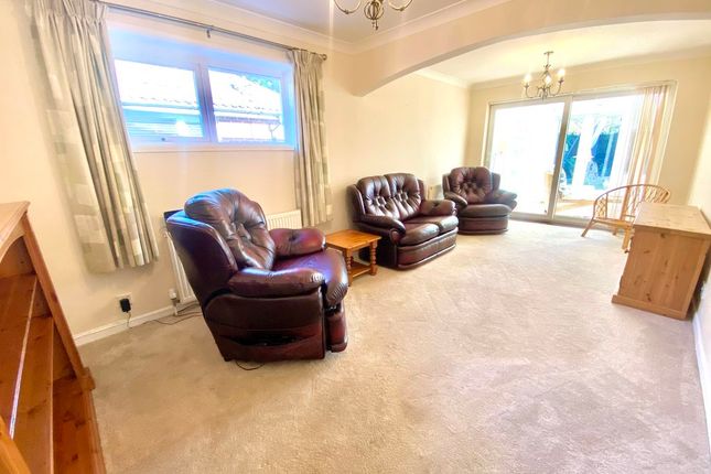 30, Southmead Road, Fareham photo 2