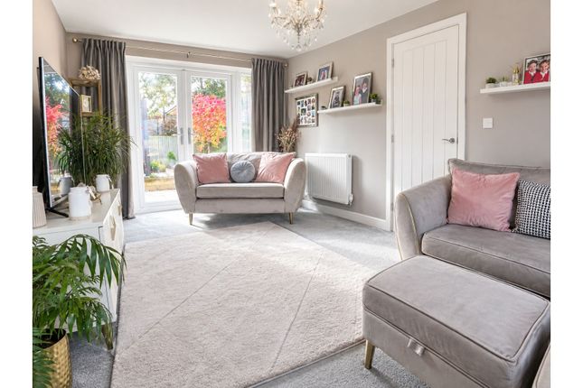 Burnham Close, Clayton-le-Woods, Leyland photo 3