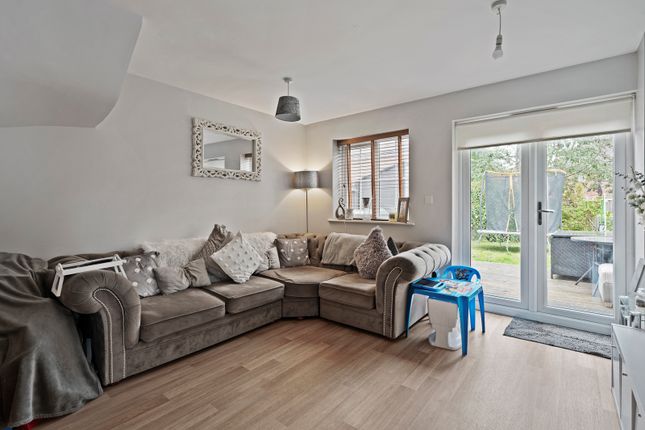 7, Watson Court, Hedge End photo 3