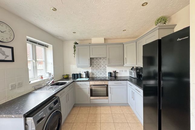 Semi-detached house for sale in Cavendish Way, Sunningdale, Grantham