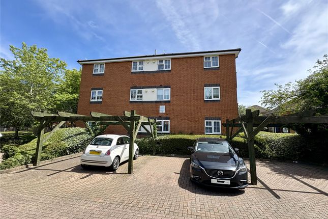 76B,, Dudley Close, Grays photo 2