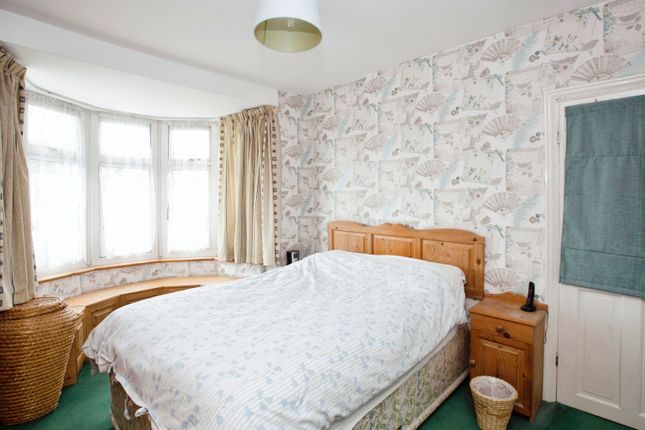 Terraced house for sale in Movers Lane, Barking