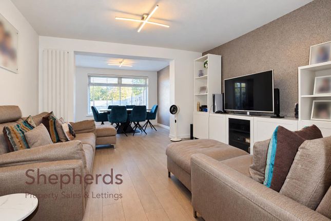 13, Lavender Close, Cheshunt photo 3