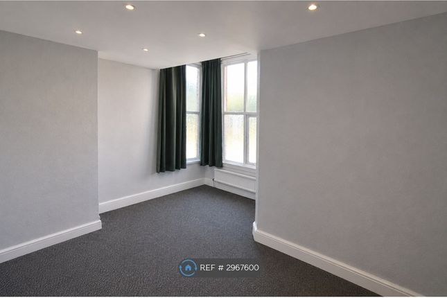 Leyland Road, Flat, Southport photo 4