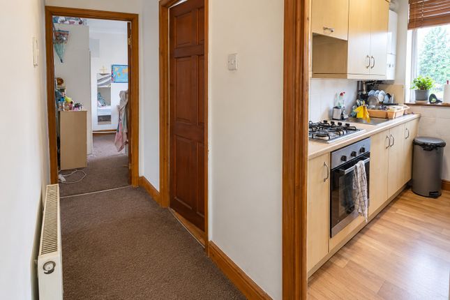 82, Lansbury Road, Enfield photo 5