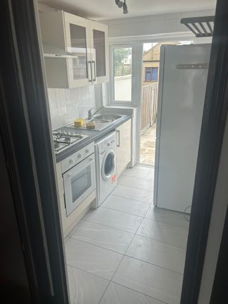 102, Benets Road, Hornchurch photo 5