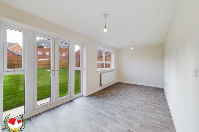 25, Blakeley Walk, Gloucester photo 4