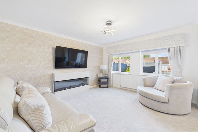 10 Cypress Way, Glasgow photo 2