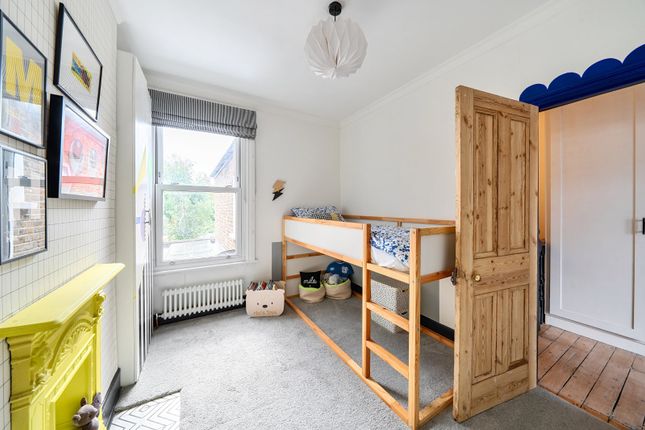 84, Roseberry Gardens, London photo 4