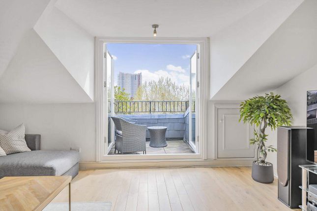 Thumbnail Flat for sale in Buckland Crescent, London