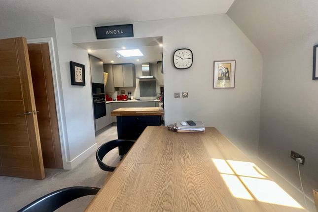 Apt 15, Birmingham photo 5