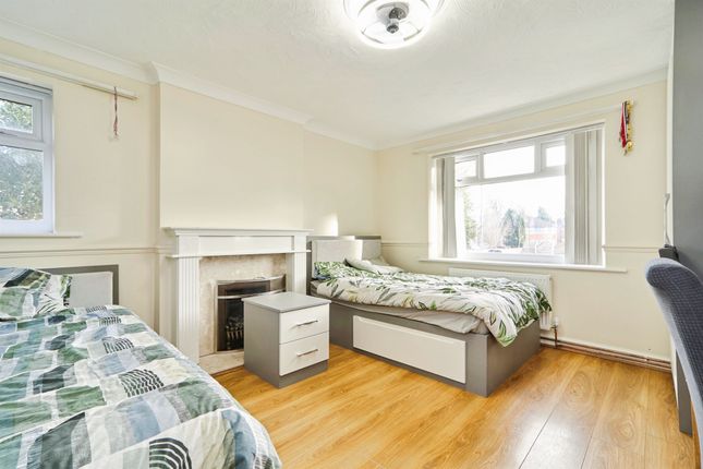 62, Grange Park Road, Leeds photo 3