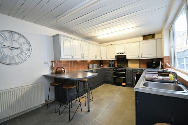 188 Barton Lane, Manchester photo 3