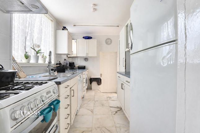 18, Berkhamsted Avenue, Wembley photo 3