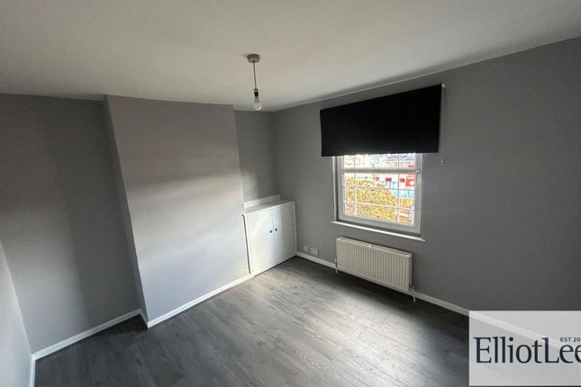 115 Park Road, Uxbridge photo 2