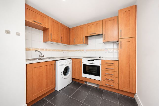 1 Paddock House, Burleigh Road, Ascot photo 4