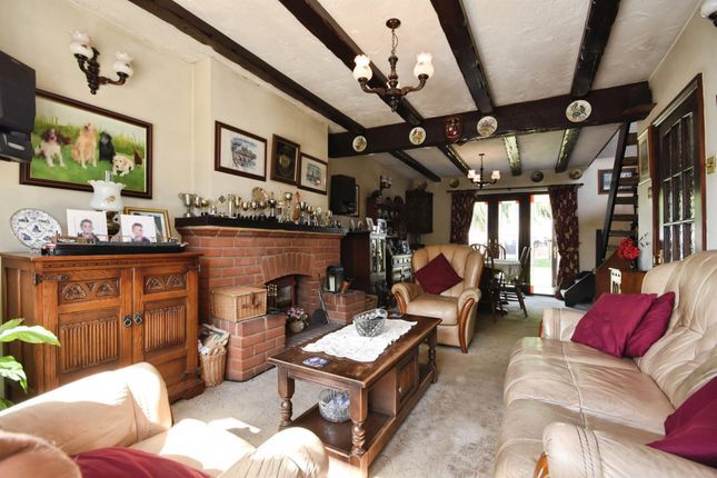 Lilac Cottage, Southend Road, STANFORD-LE-HOPE photo 4