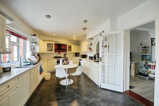 1, Ash Close, Romford photo 3