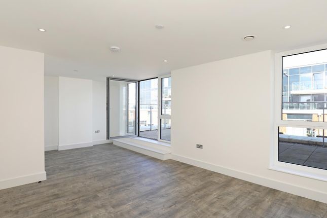 Flat for sale in Hoopers Mews, Acton
