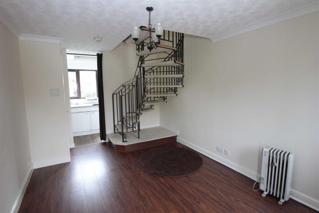 Denchworth Court, Milton Keynes photo 3
