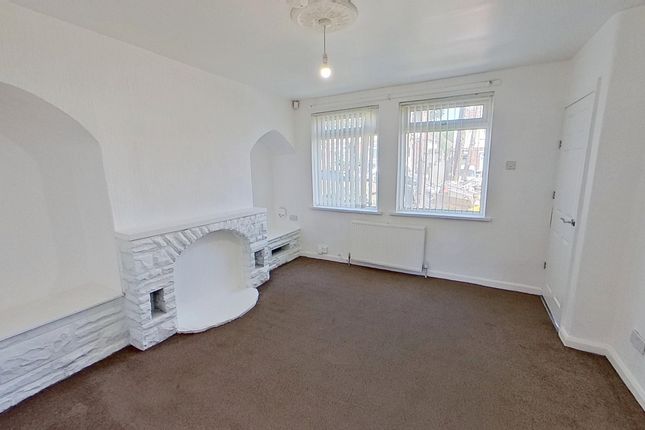 11, Masefield Avenue, Bradford photo 3