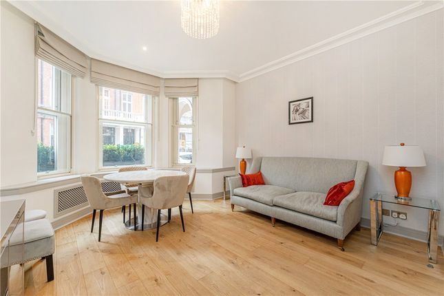 Flat to rent in Park Street, Mayfair, London
