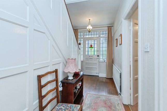 6, Copt Oak Road, Leicester photo 3