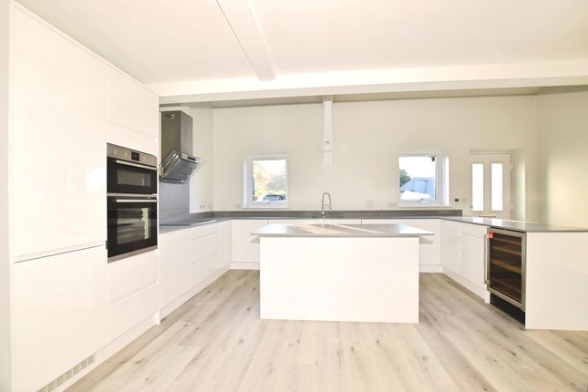6, Ridings Barn, Loxwood Road, Cranleigh photo 3