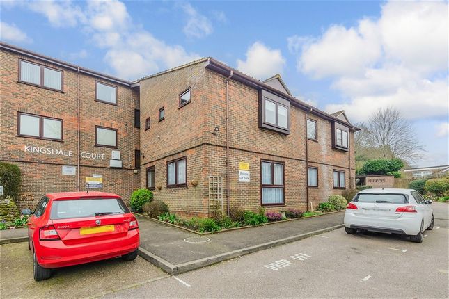 3-bed flat on Hopewell Drive, Chatham, £150,000