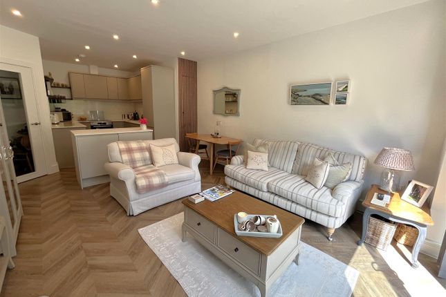 Flat 4 Azure, Azure I 56 Preston Road, Weymouth photo 3