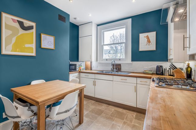 Flat B, 52, Loveridge Road, London photo 3
