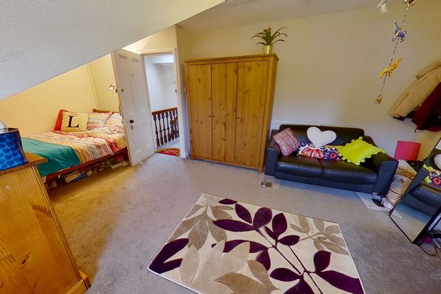 19 Kelso Road, Leeds photo 5