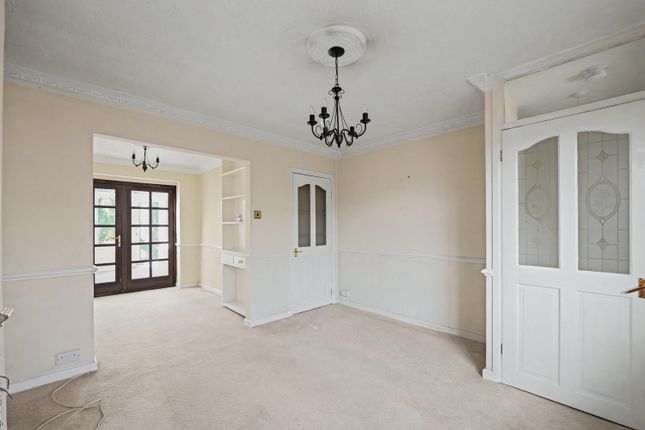 16 Devon Drive, Eastleigh photo 4