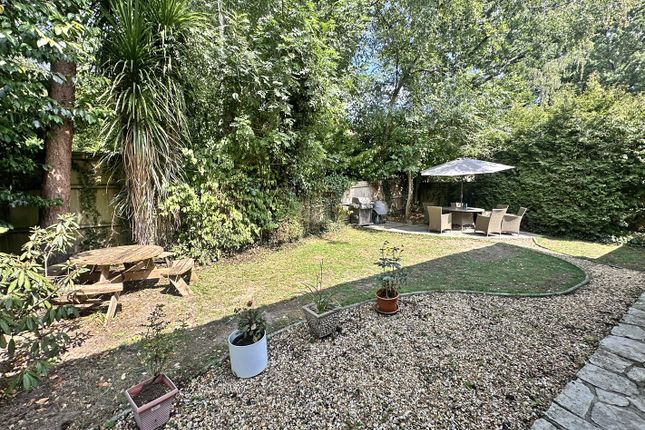 7, Mount Pleasant Drive, Christchurch photo 2