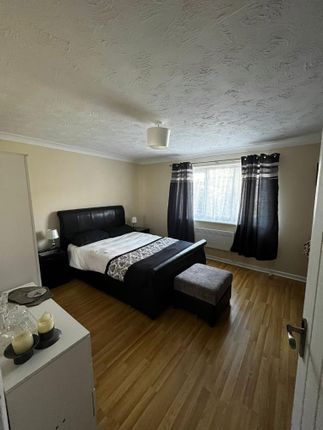 Flat 1 Coley Court, 505, High Road, Benfleet photo 4