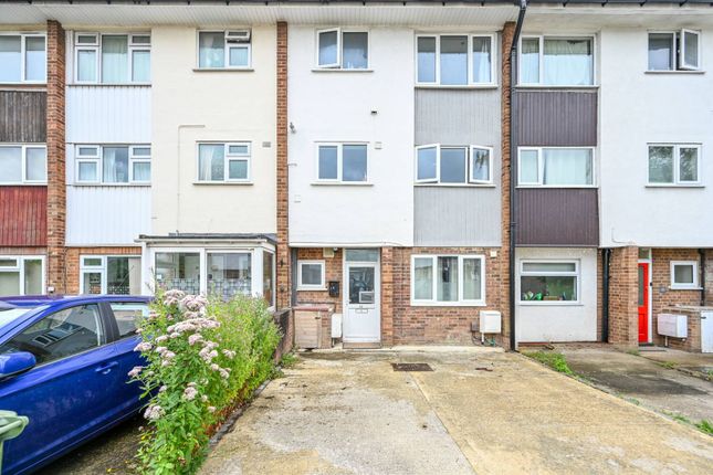 Thumbnail Flat for sale in Guildford Park Avenue, Guildford